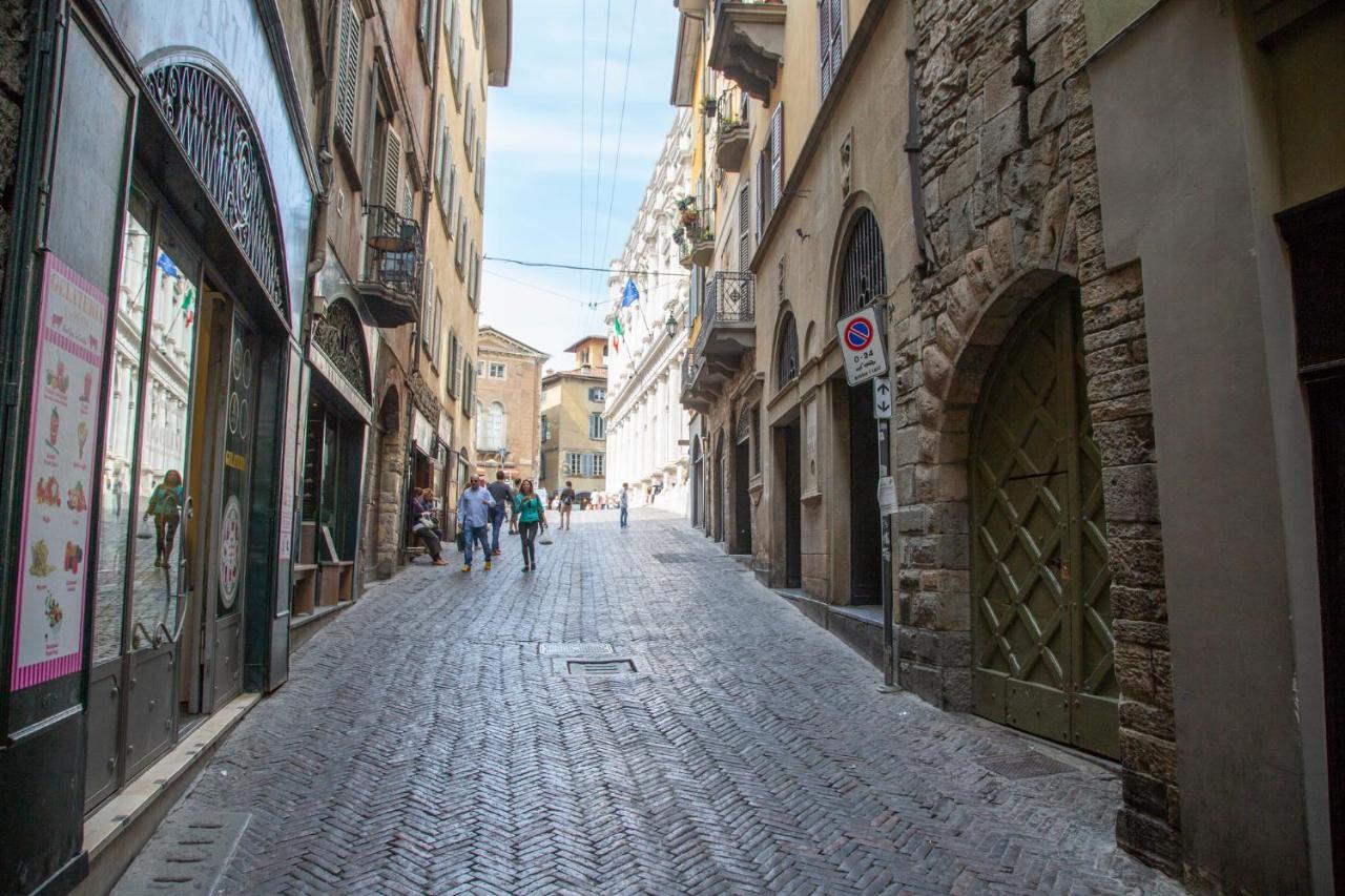 Casa Vacanze Gombito 4 Bergamo Alta Buitenkant foto