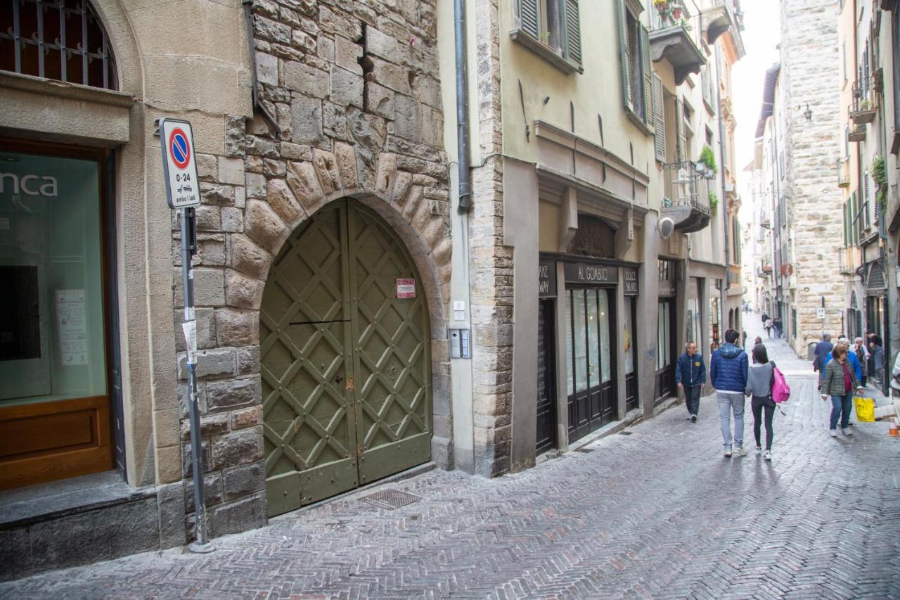Casa Vacanze Gombito 4 Bergamo Alta Buitenkant foto